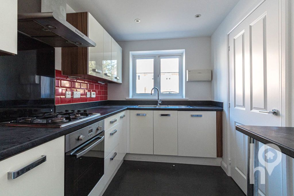 Property photo 3 of 9 Photo 2