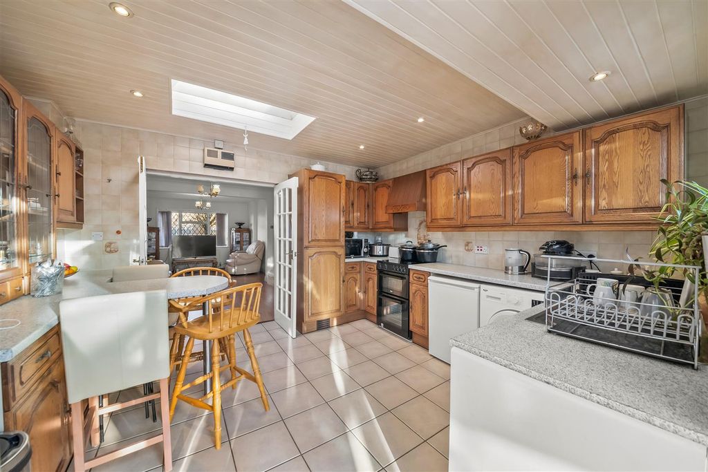 Property photo 2 of 22