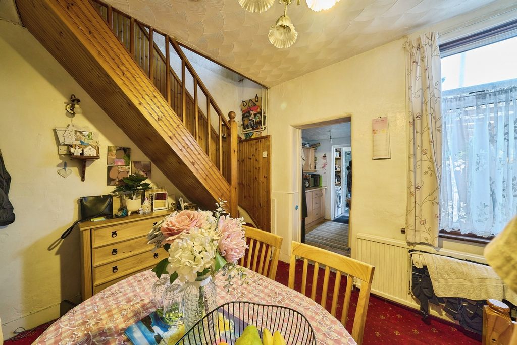 Property photo 2 of 12 Photo