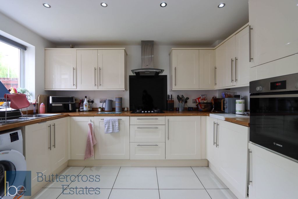 Property photo 2 of 13 Kitchen