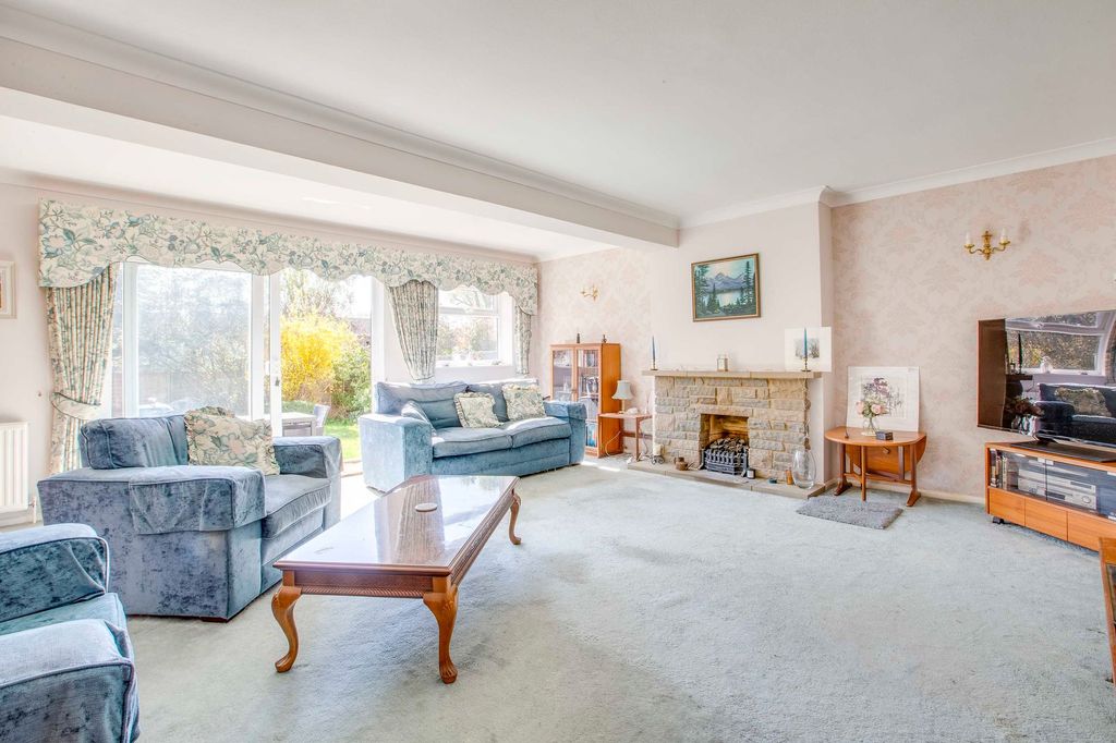 Property photo 3 of 14