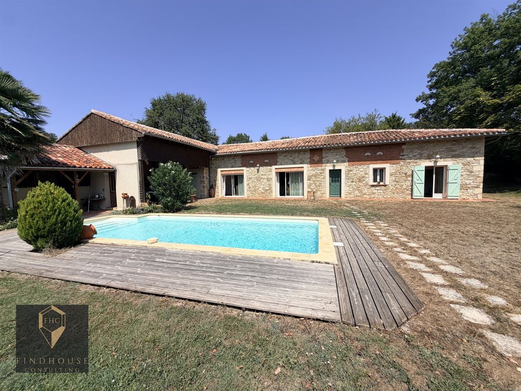 Property photo 1 of 23 Property T7 - 220 m2 - 6 Hectares - Pool - Equestrian Facilities