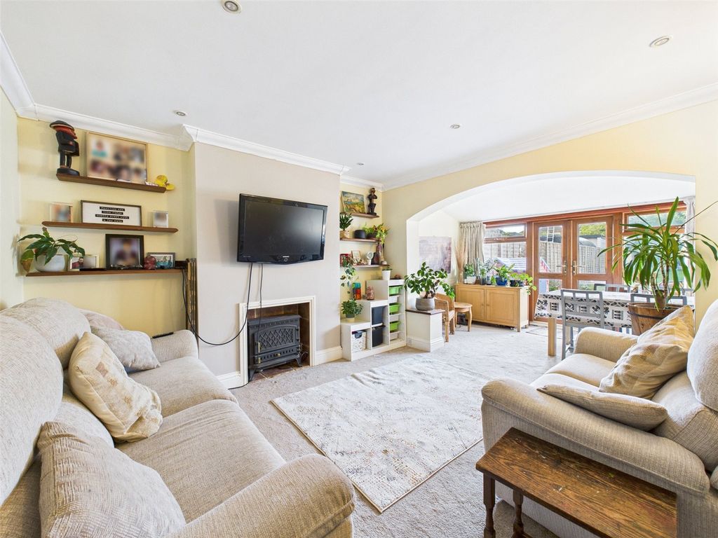 Property photo 2 of 14 Picture No. 32