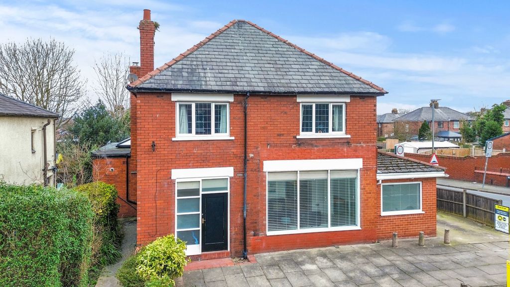 Property photo 2 of 71