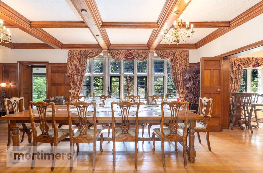 Property photo 2 of 51 Dining Room