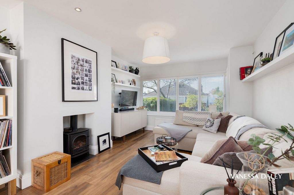 Property photo 2 of 48