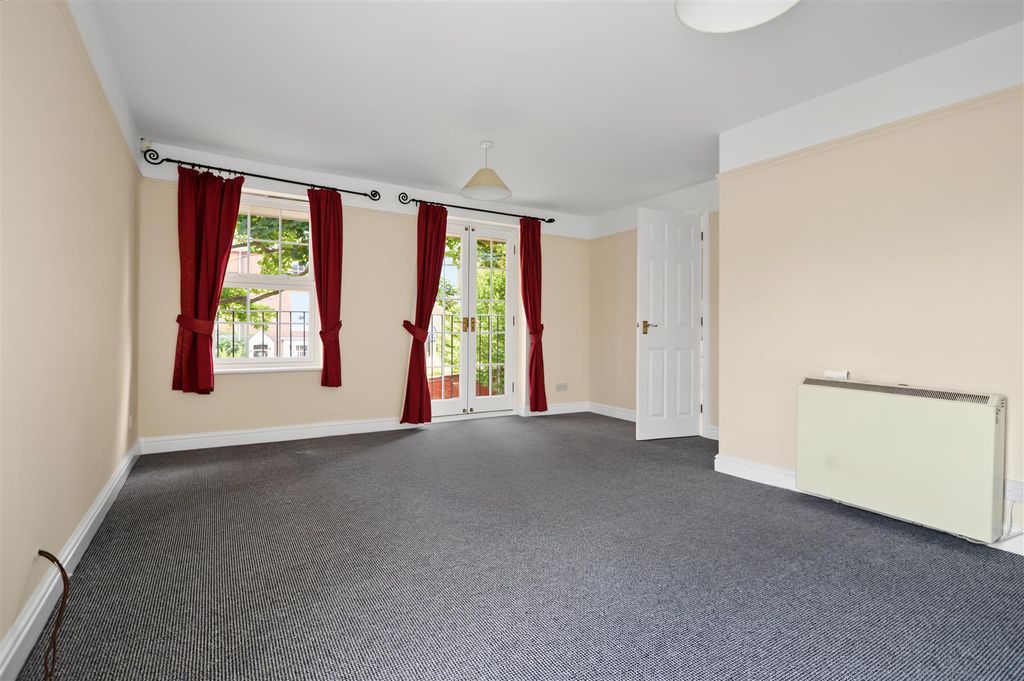 Property photo 3 of 12