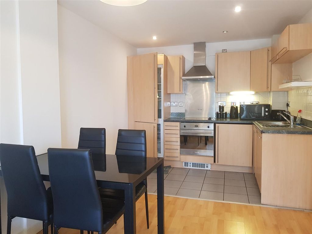 Property photo 2 of 6 Kitchen