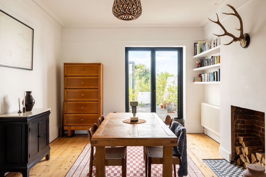 Property photo 2 of 49