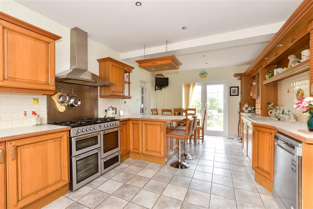 Property photo 3 of 12 Kitchen/ Dining Room