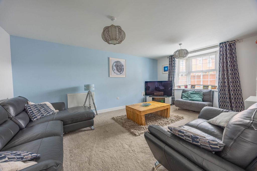 Property photo 3 of 39