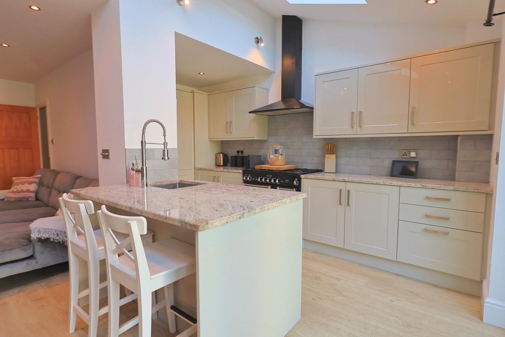 Property photo 2 of 25 Kitchen Diner Living Space