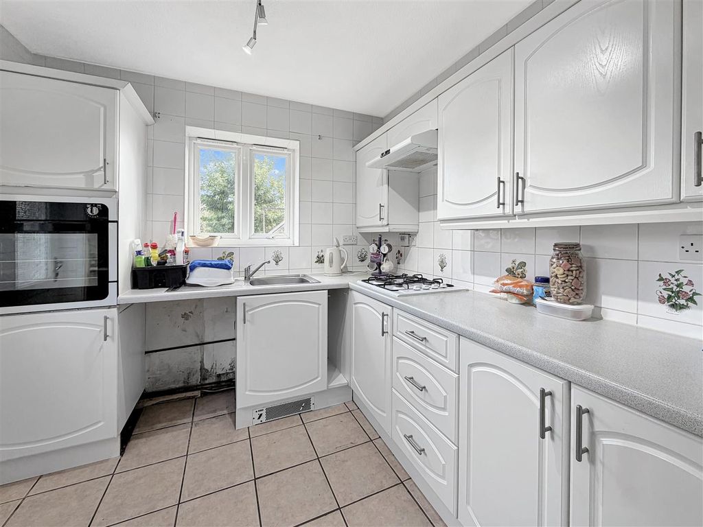 Property photo 3 of 11 Img_5350 (1).Jpg