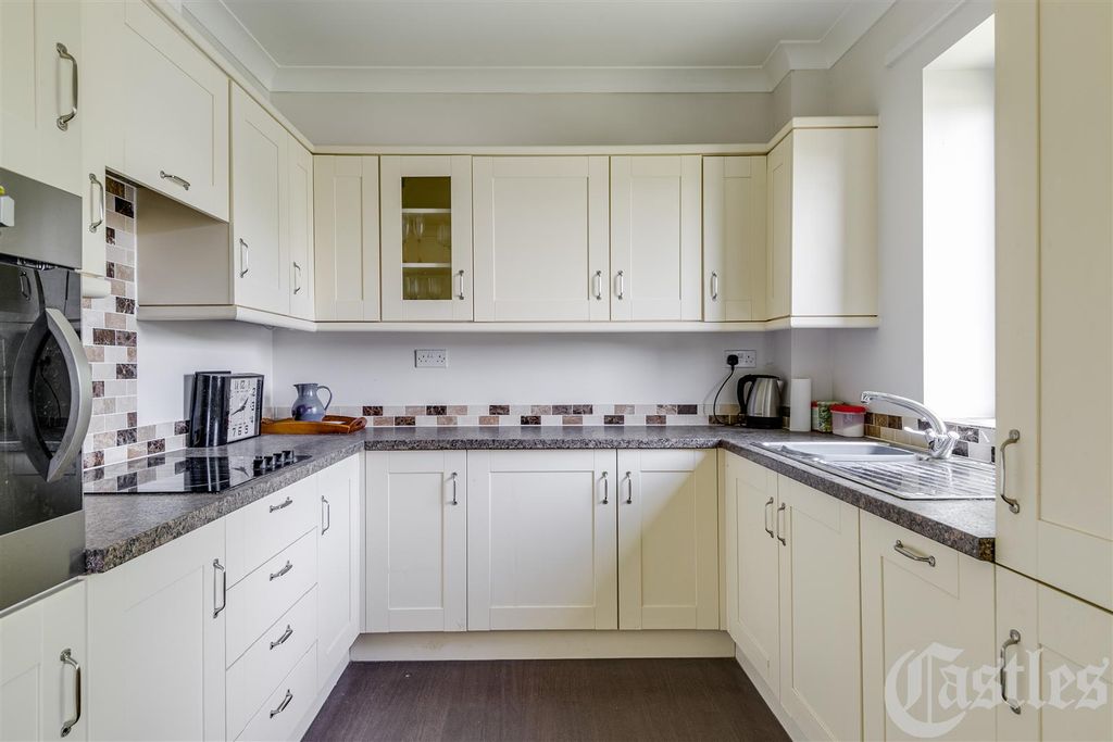 Property photo 3 of 16