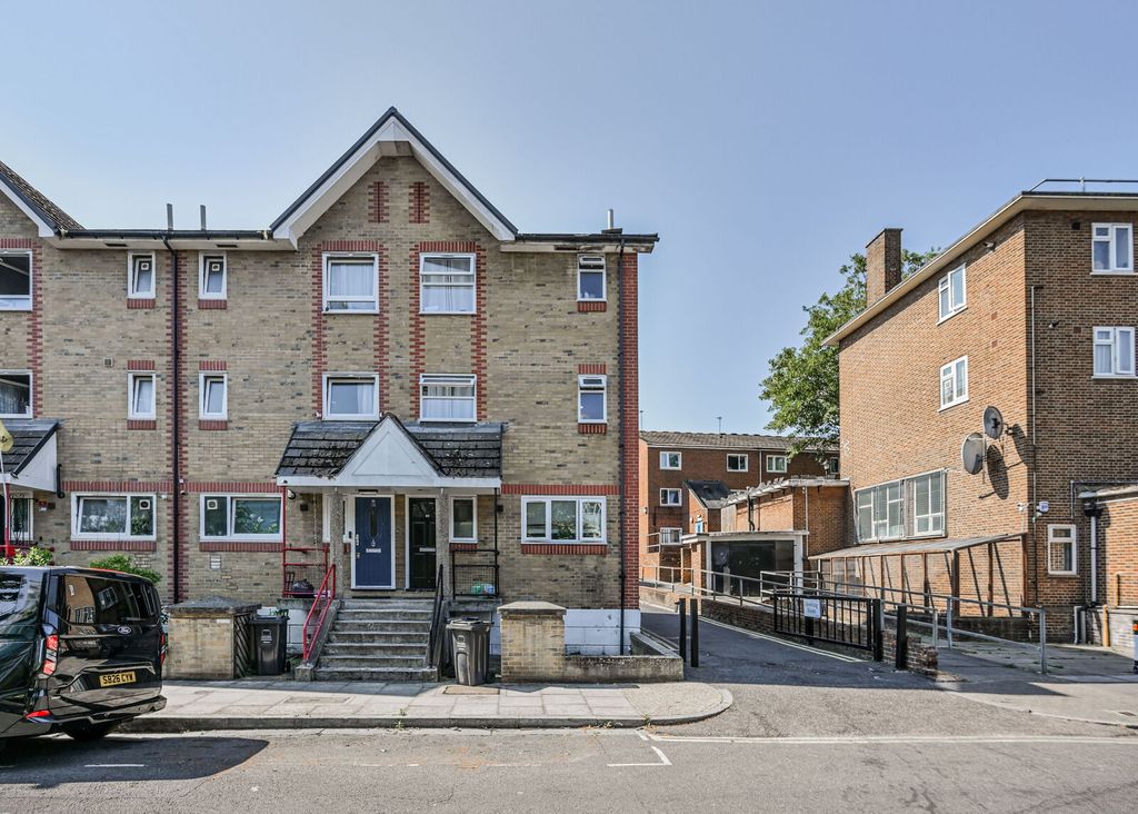 Property photo 1 of 10