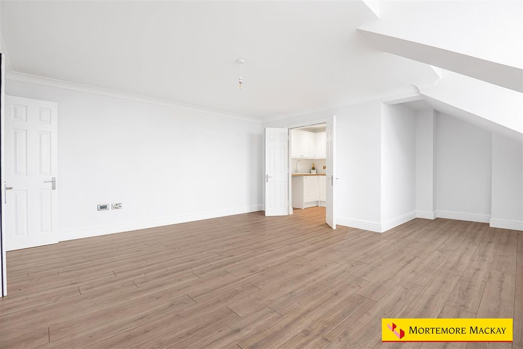 Property photo 3 of 14 5_73625_Watermarked.Jpg