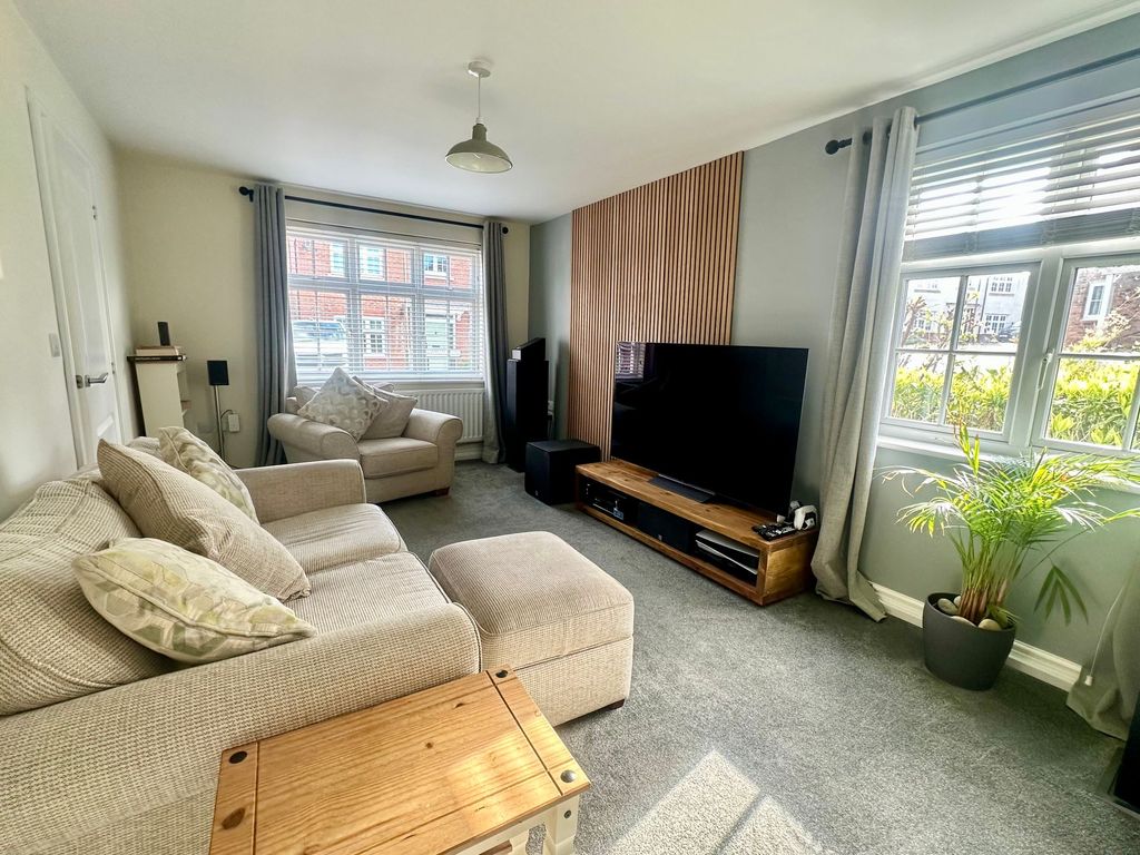 Property photo 2 of 19