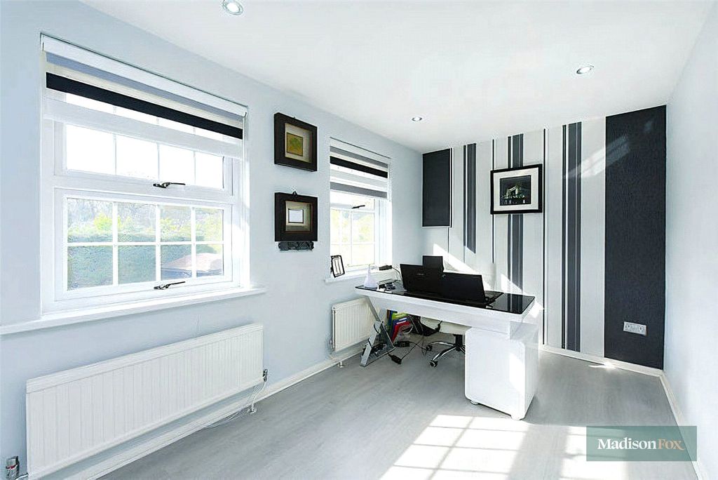 Additional image 25 of 5 bed property to rentTomswood Road, Chigwell, Essex IG7