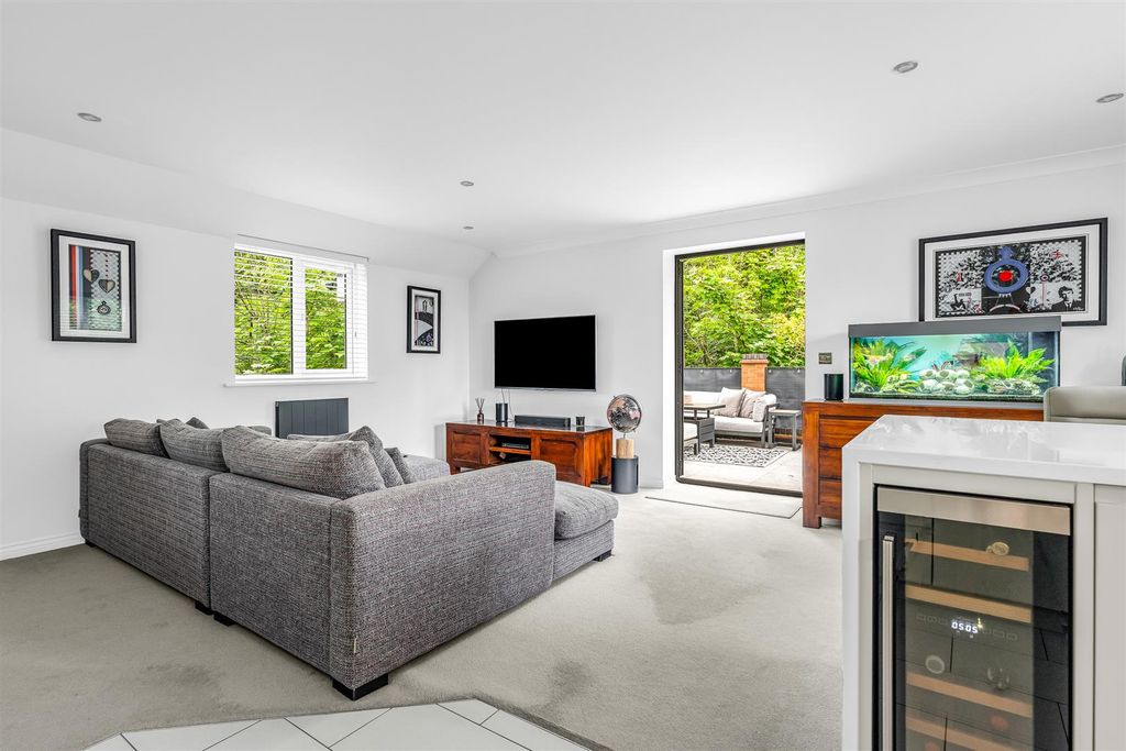 Property photo 3 of 17 Internal-6.Jpg