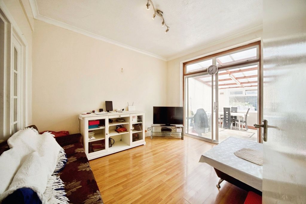 Property photo 3 of 16 Photo