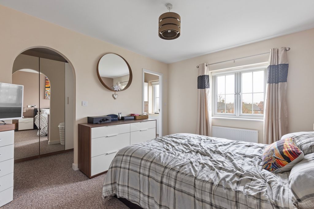 Property photo 3 of 21 Principal Bedroom