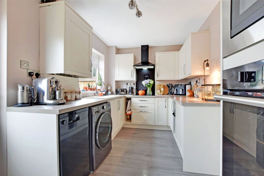 Property photo 1 of 9 Picture No. 16