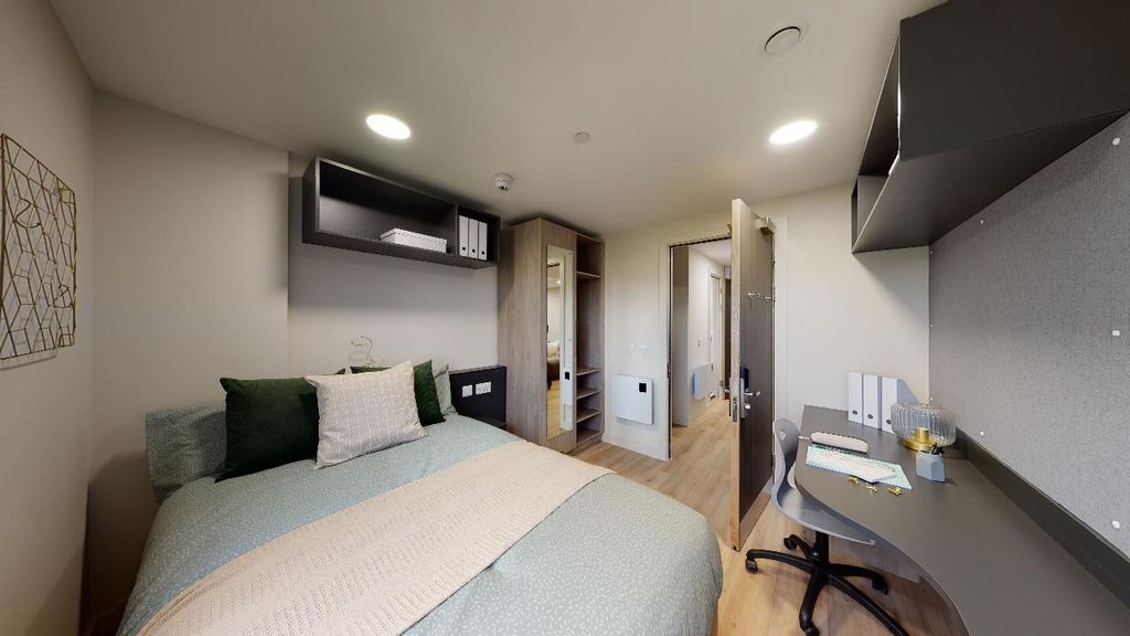 Property photo 1 of 59