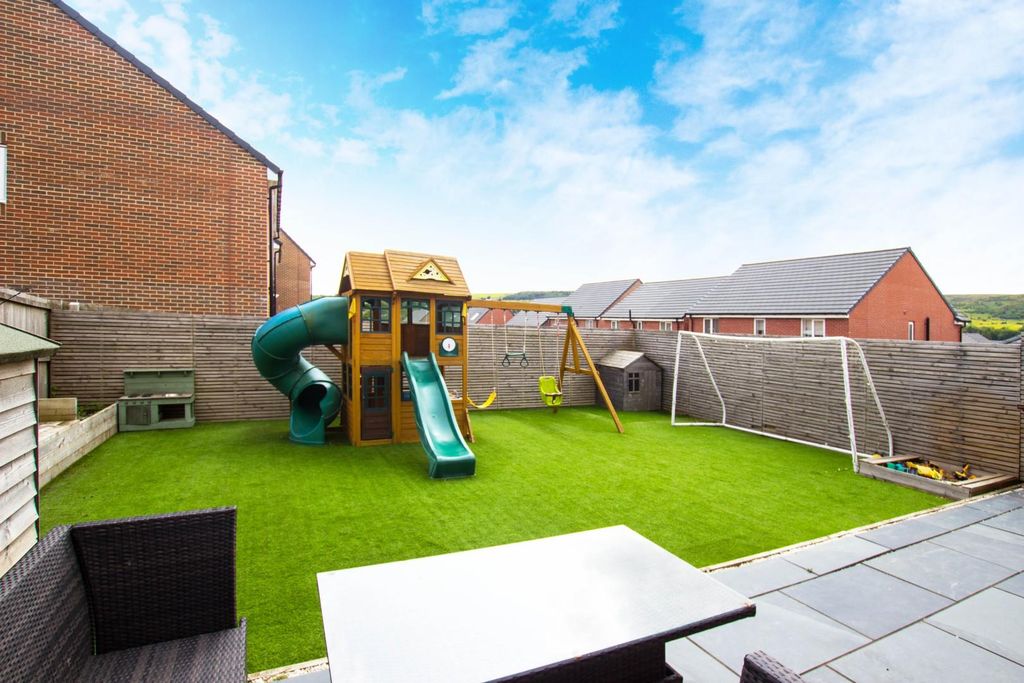 Property photo 2 of 21 Bluebell Terrace (13).Jpg