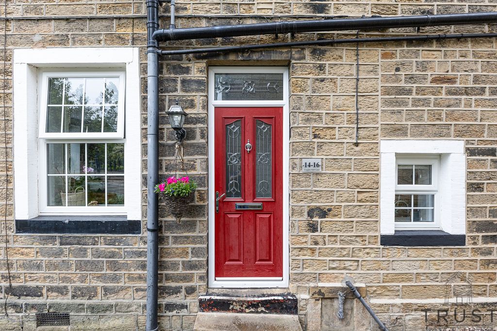 Property photo 3 of 42