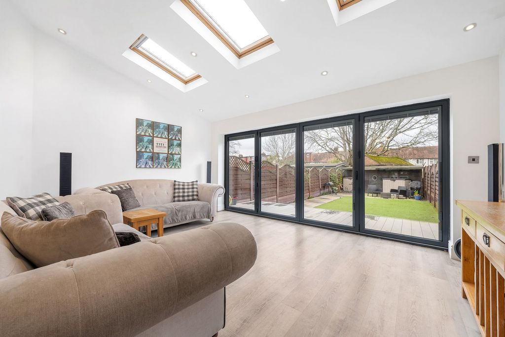 Property photo 3 of 16