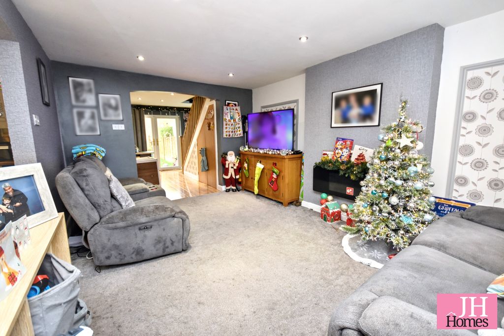 Property photo 3 of 16