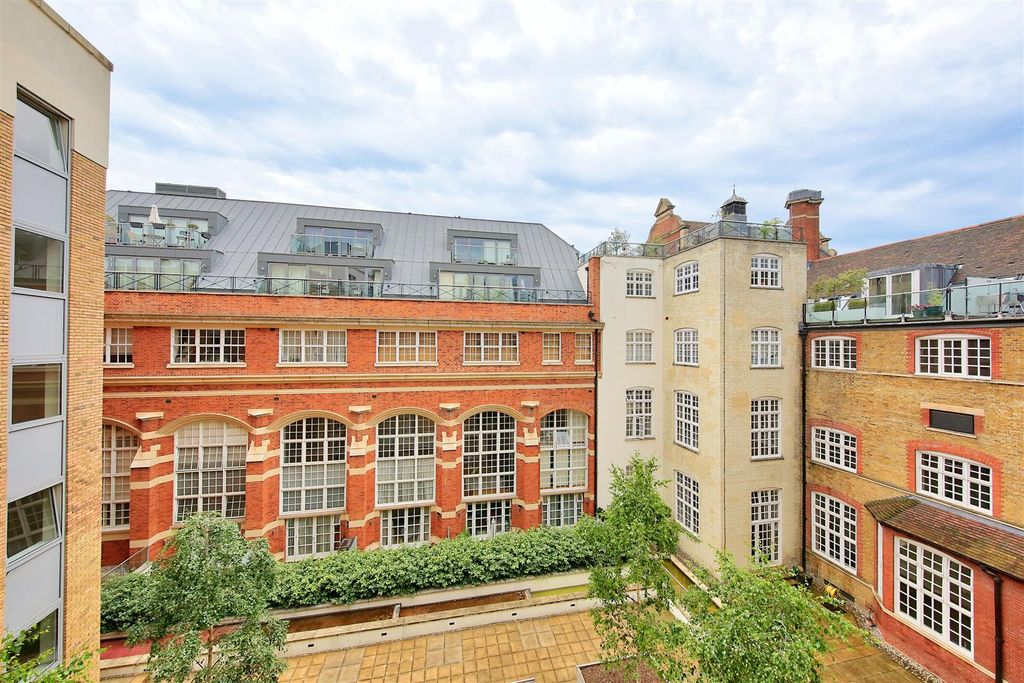 Property photo 3 of 12 Courtyard,  Lurline Gardens, Battersea