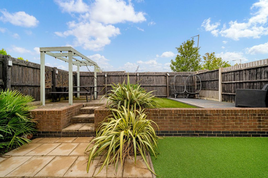 Property photo 3 of 23