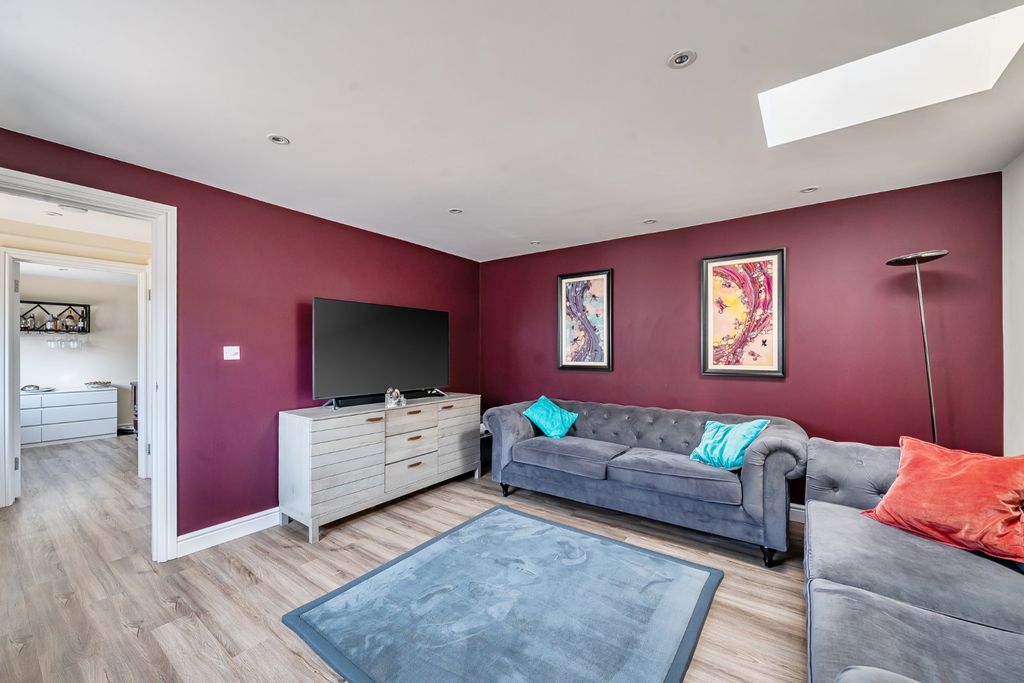 Property photo 2 of 15 Picture No. 44