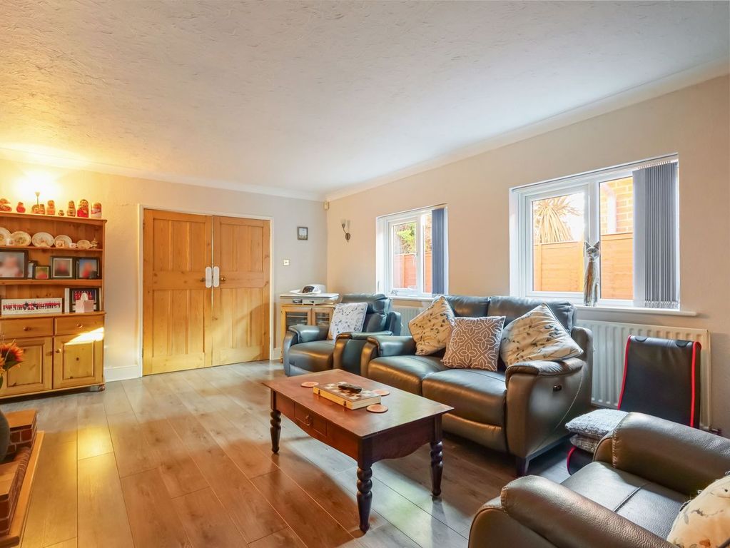 Property photo 2 of 39