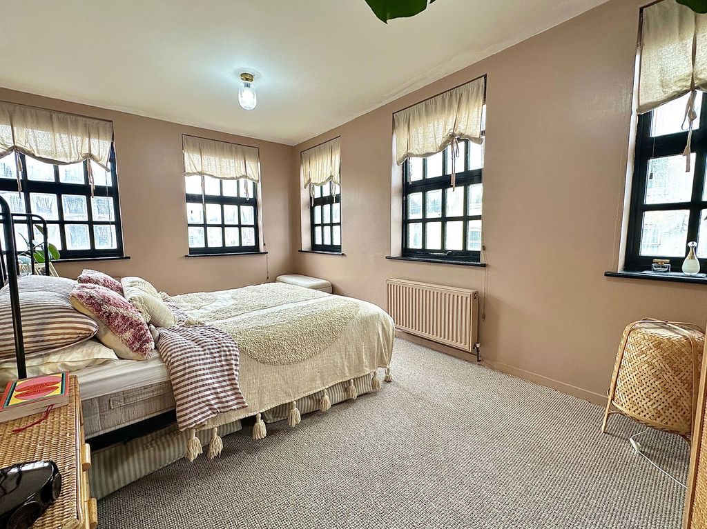 Additional image 9 of 2 bed flat for saleHood Street, Northampton NN1