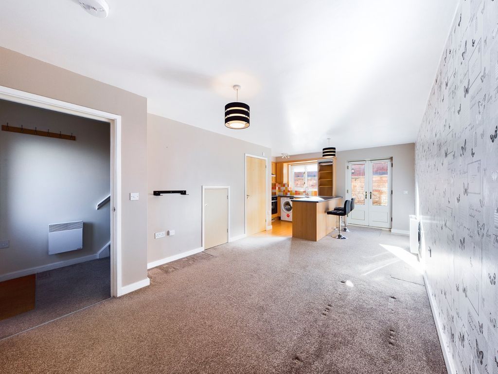 Property photo 3 of 9 Living Area