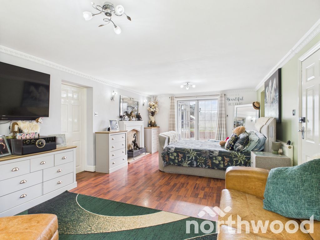 Property photo 3 of 46