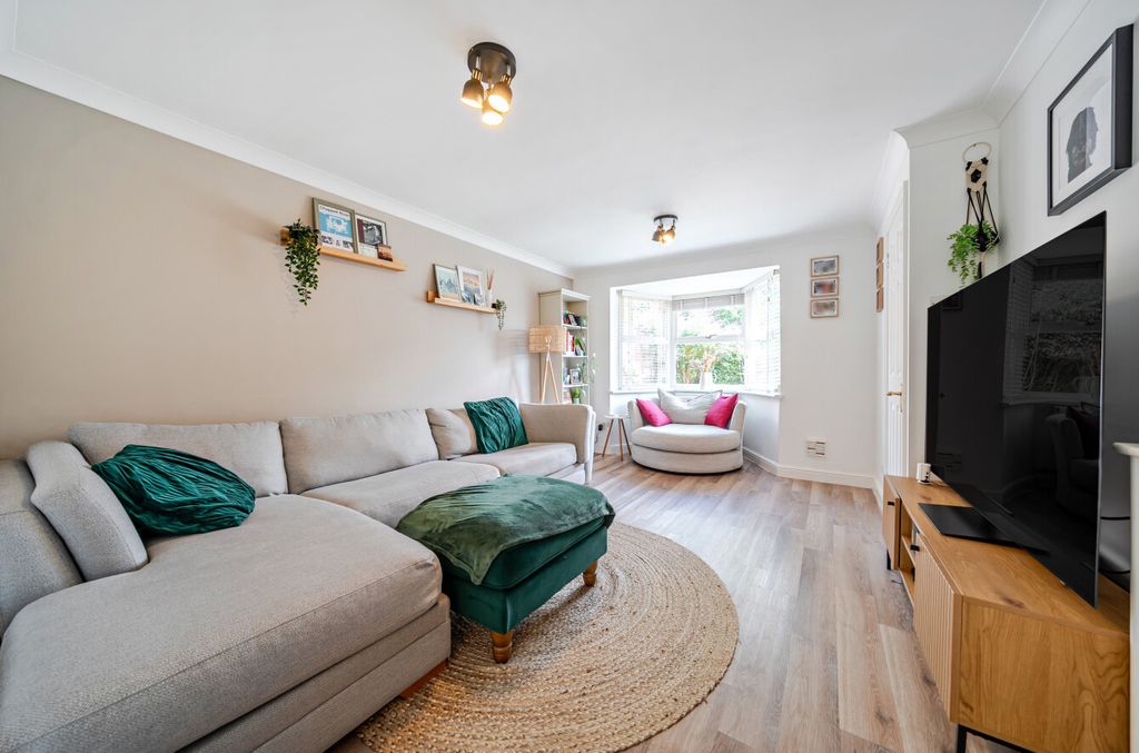 Property photo 2 of 22 1485936-14-6A44F7...