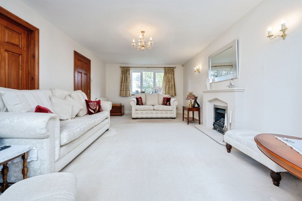 Property photo 2 of 33