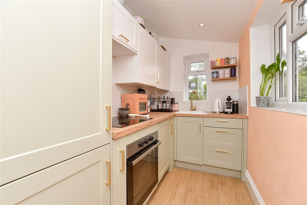 Property photo 3 of 8 Kitchen