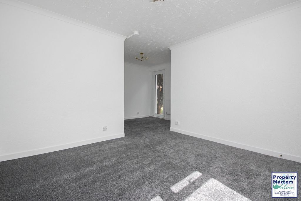 Property photo 3 of 12 Gallery