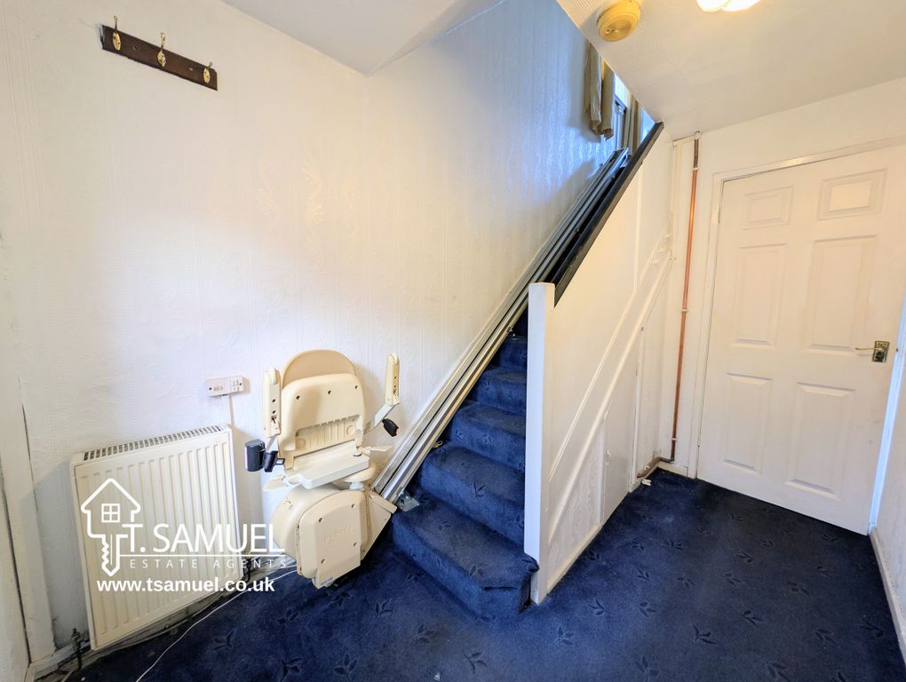 Property photo 3 of 28 Hallway