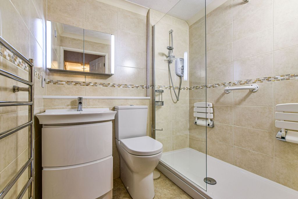 Additional image 6 of 2 bed flat for saleMere Court, Knutsford WA16