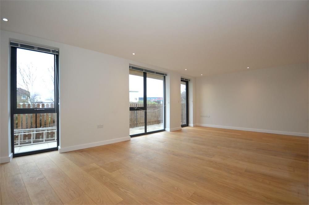 Property photo 3 of 6 3