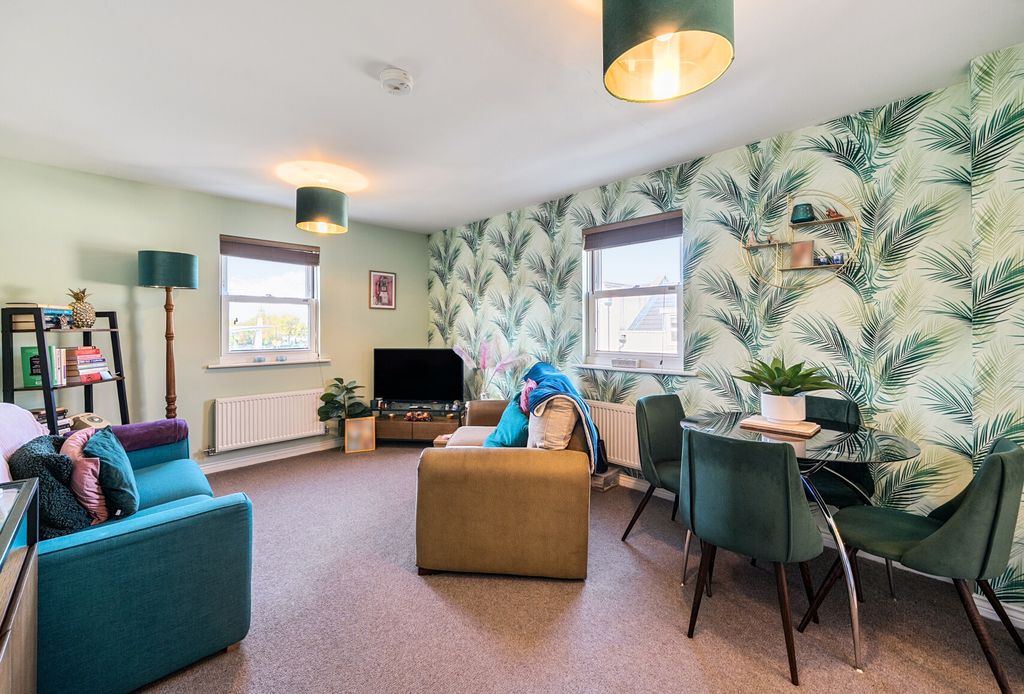 Property photo 2 of 10 1370495-19-68Ff44...