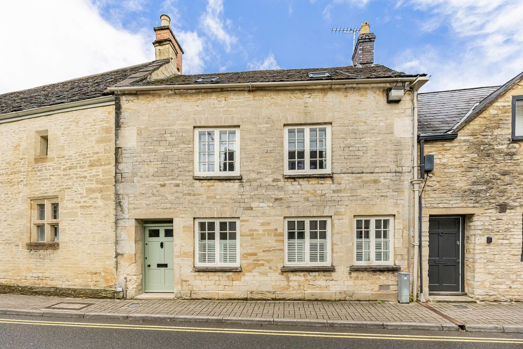 Property photo 1 of 25 External