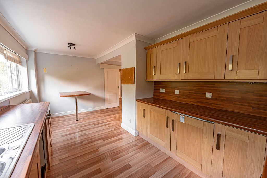 Property photo 3 of 51