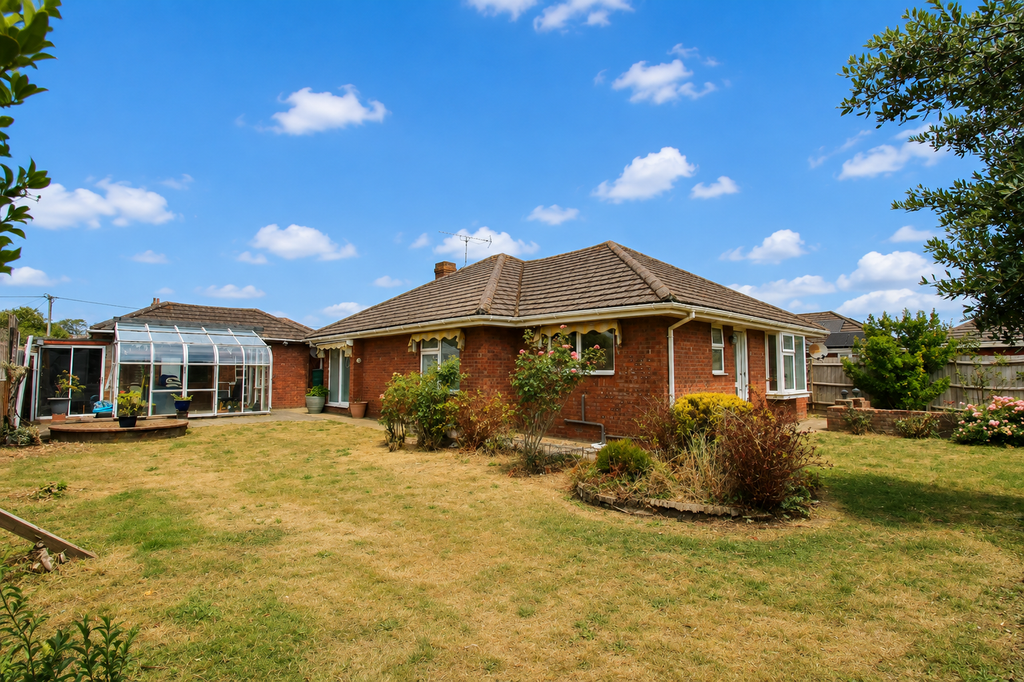 Property photo 2 of 28