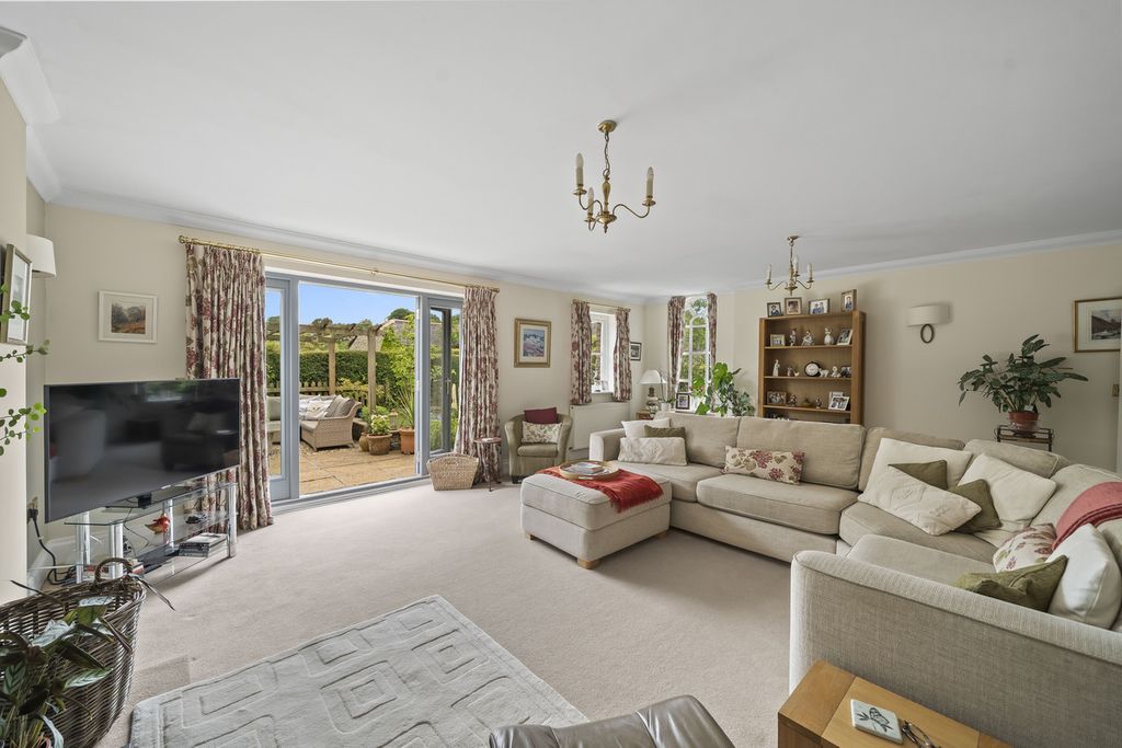 Property photo 2 of 24